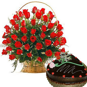 1 kg Heart Chocolate Cake + 24 red roses Basket