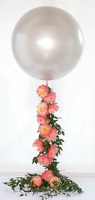 Transparent Balloon with 12 pink and roses stuck on the stick of the balloon