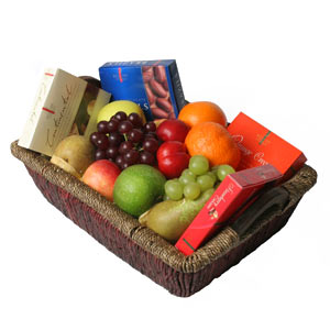 2 Kg. Fruits + Chocolates