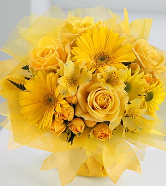 10 Yellow gerberas yellow roses Basket