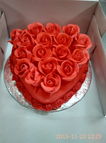 1 Kg Heart Black forest Cake with red roses icing